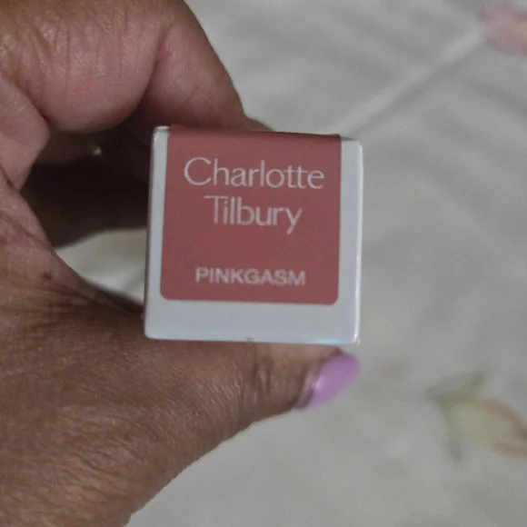 Charlotte Tilbury Glowgasm Beauty Light Wand - Picture 2 of 4